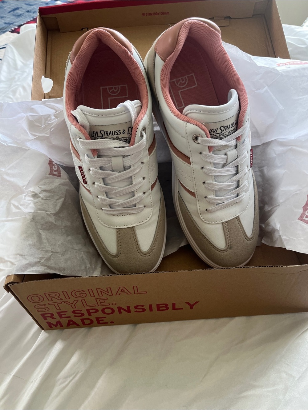 Levi's White and Pink Women’s Lace-Up Sneakers